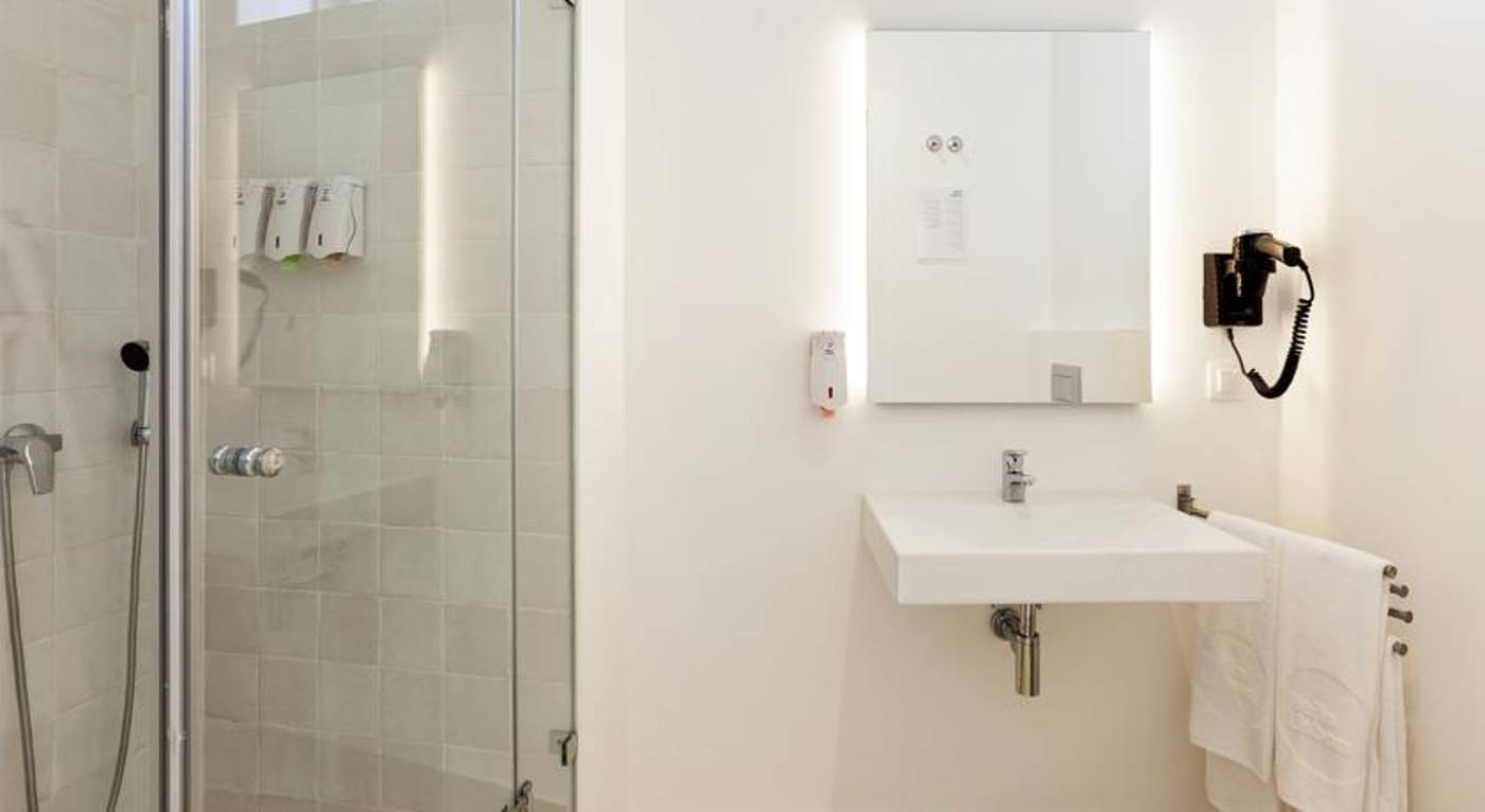 Hello-Lisbon-Bairro-Alto-Room-41