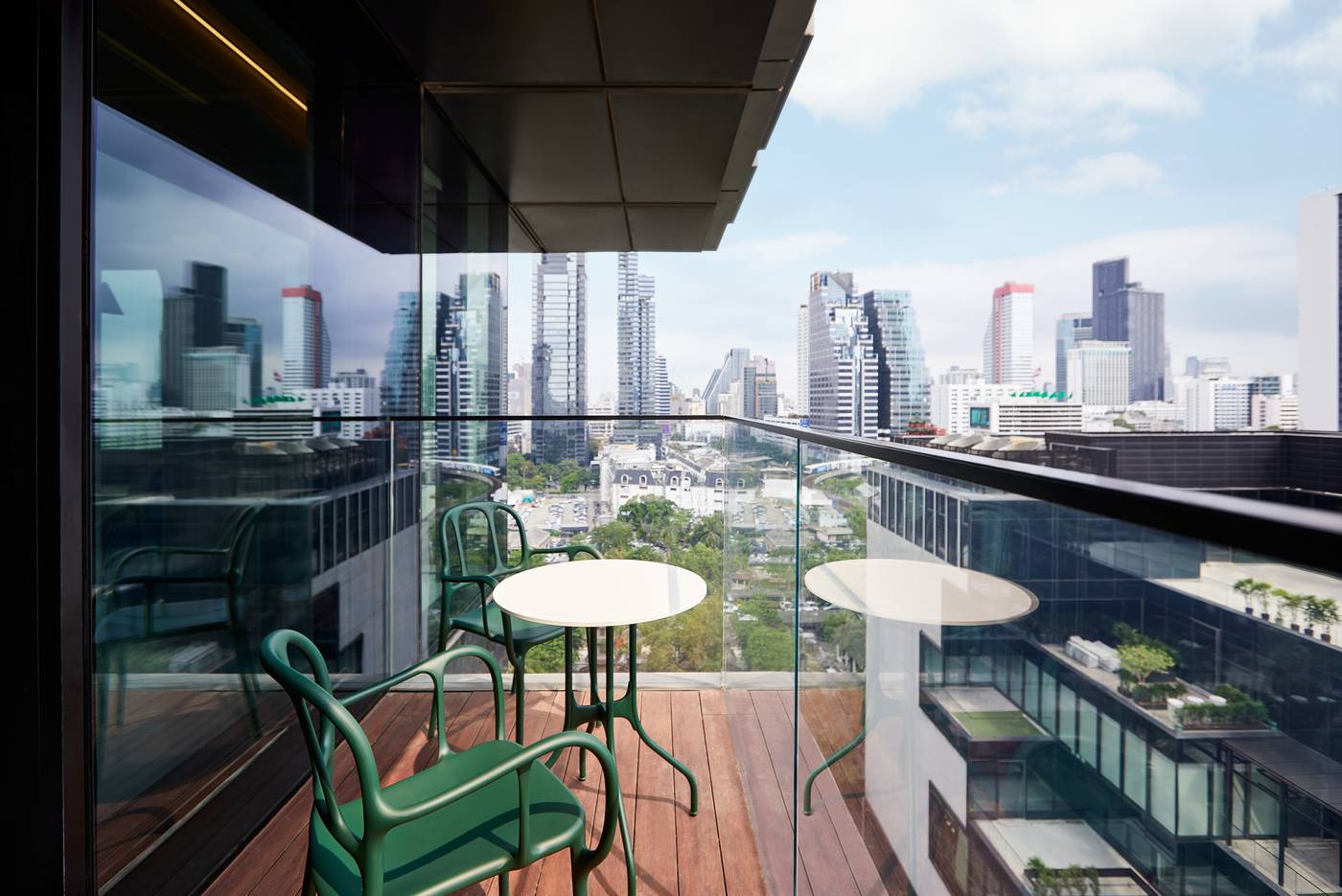 The-Standard--Bangkok-Mahanakhon-Room-49