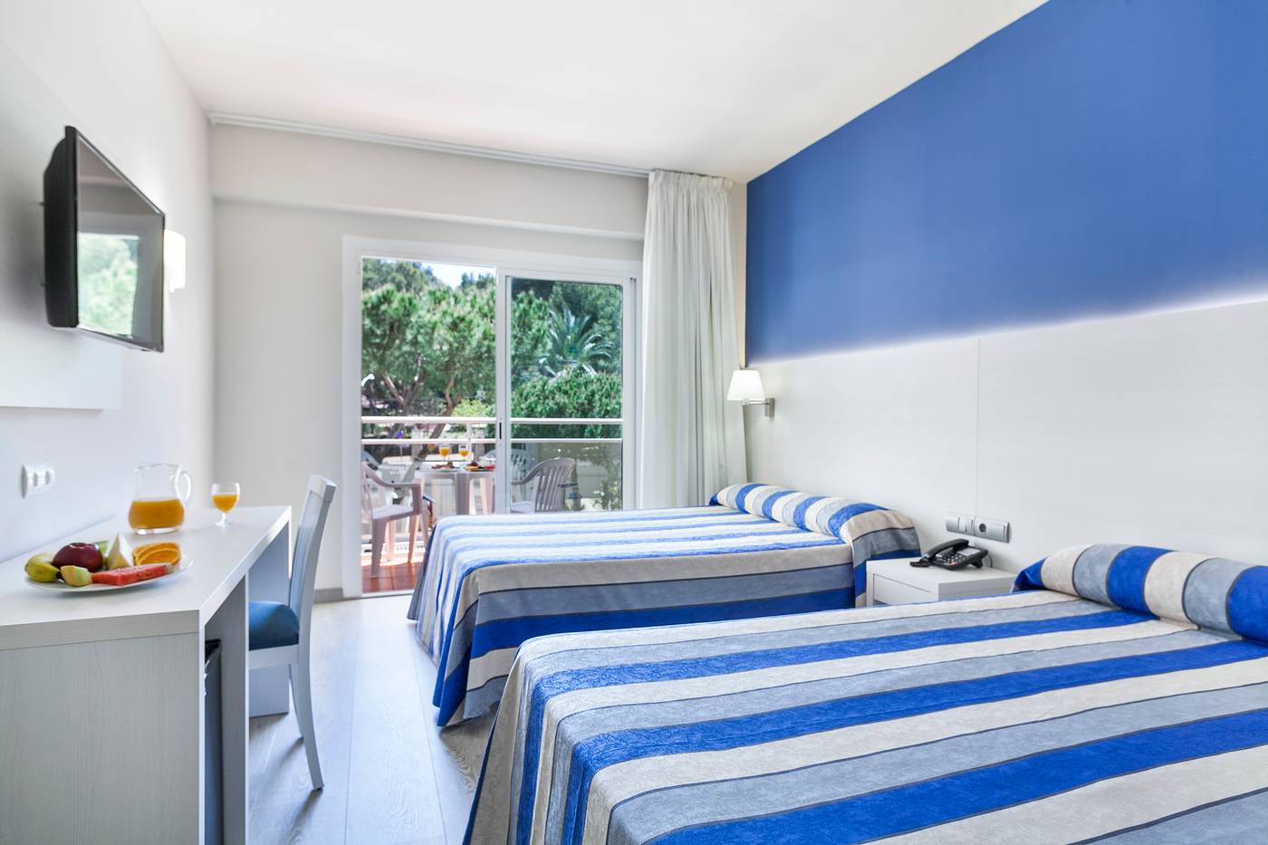 Best-Oasis-Park-Room-9