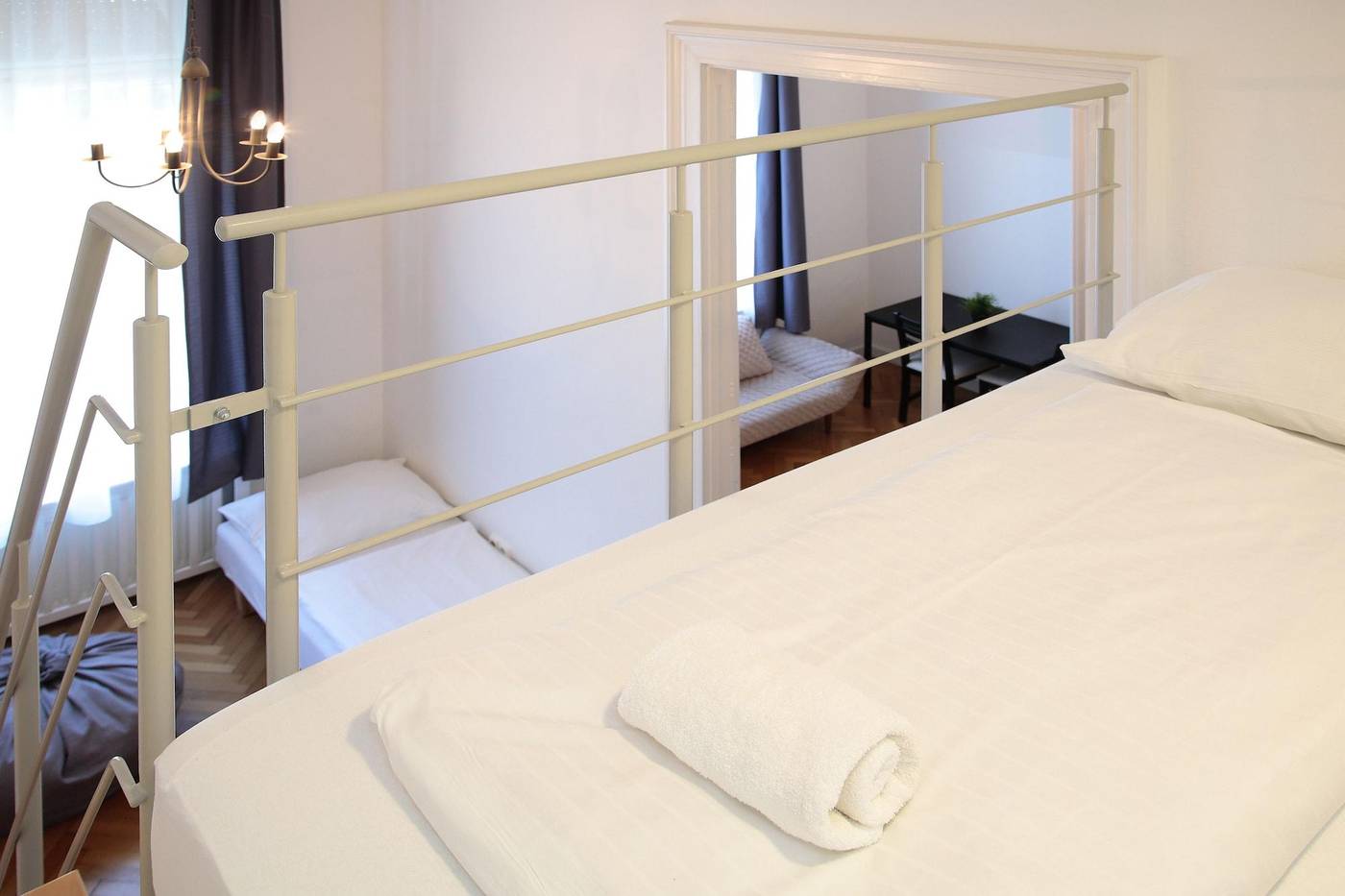 Maverick-Apartments---Vintage-Doubles-Room-21