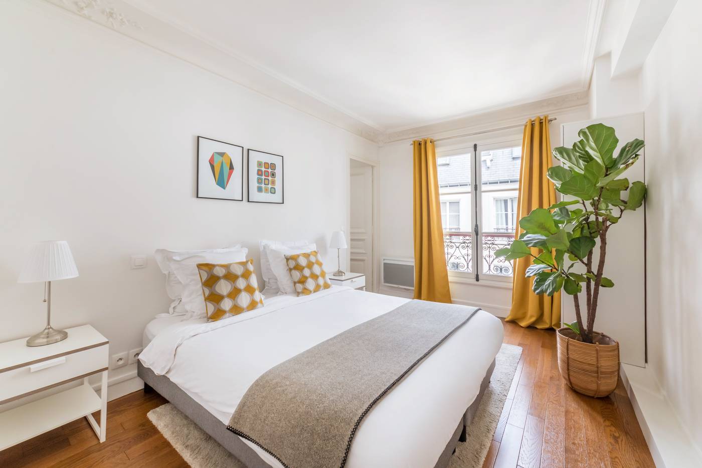 Residence-Bergere---Apartments-Room-44