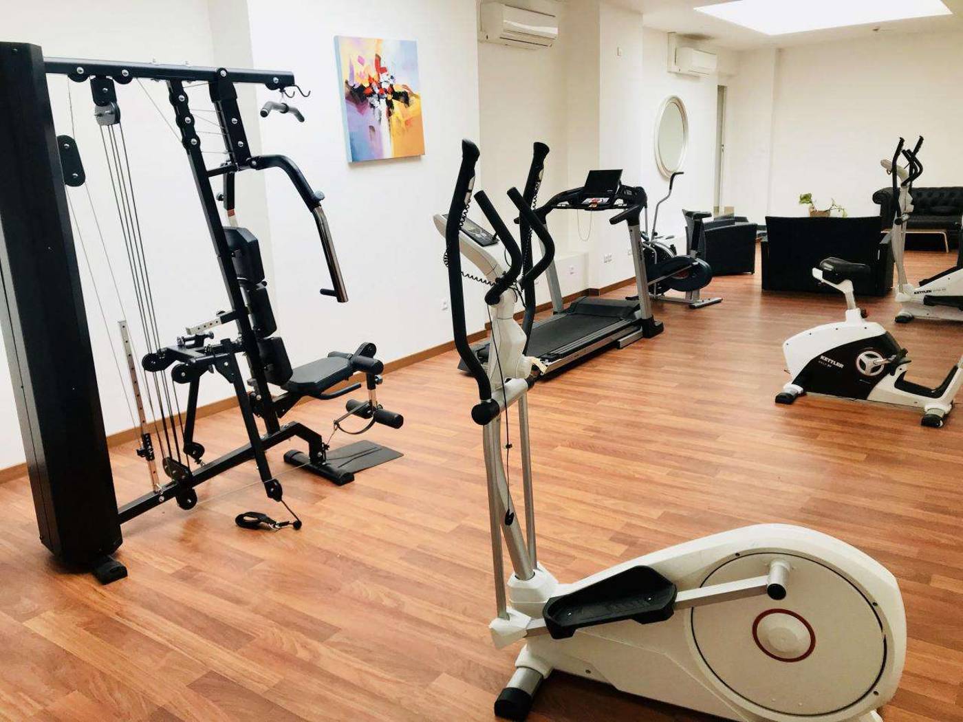 Executive-Hotel-Sports-and-Entertainment-26