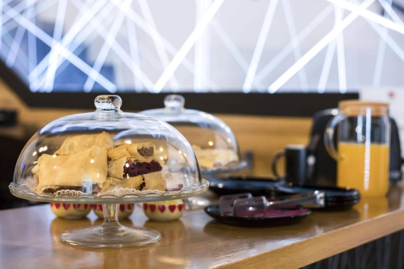 Art Hotel Like-Croatia-Zagreb-Lobby-7