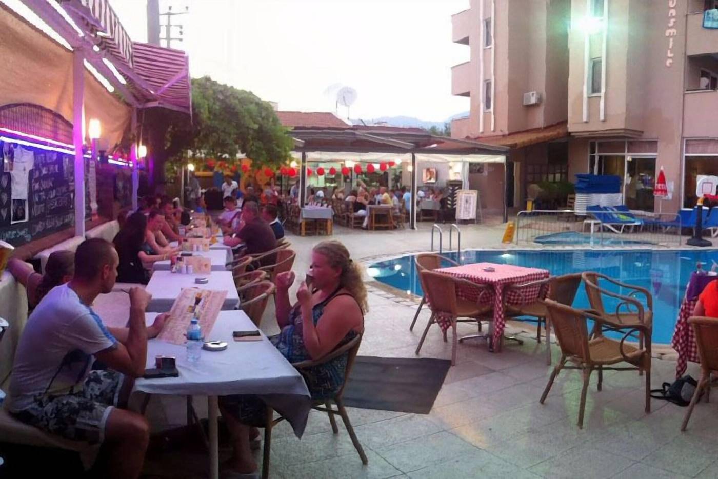 Club-Sun-Smile-Restaurant-8