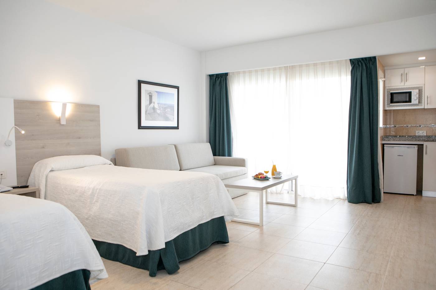 Pyr-Fuengirola-Room-15