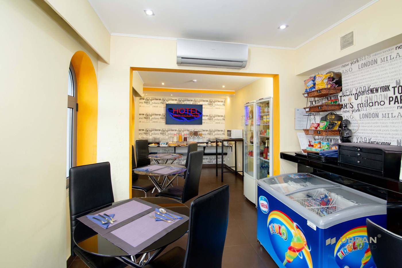 Hotel-Santa-Eulalia-Praia-Bar-55