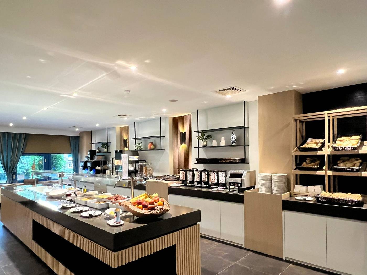 XO-HOTELS-Blue-Square-Restaurant-39