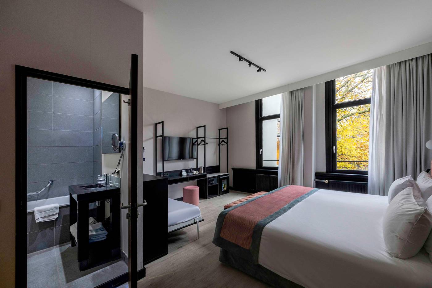 Catalonia-Vondel-Amsterdam-Room-46