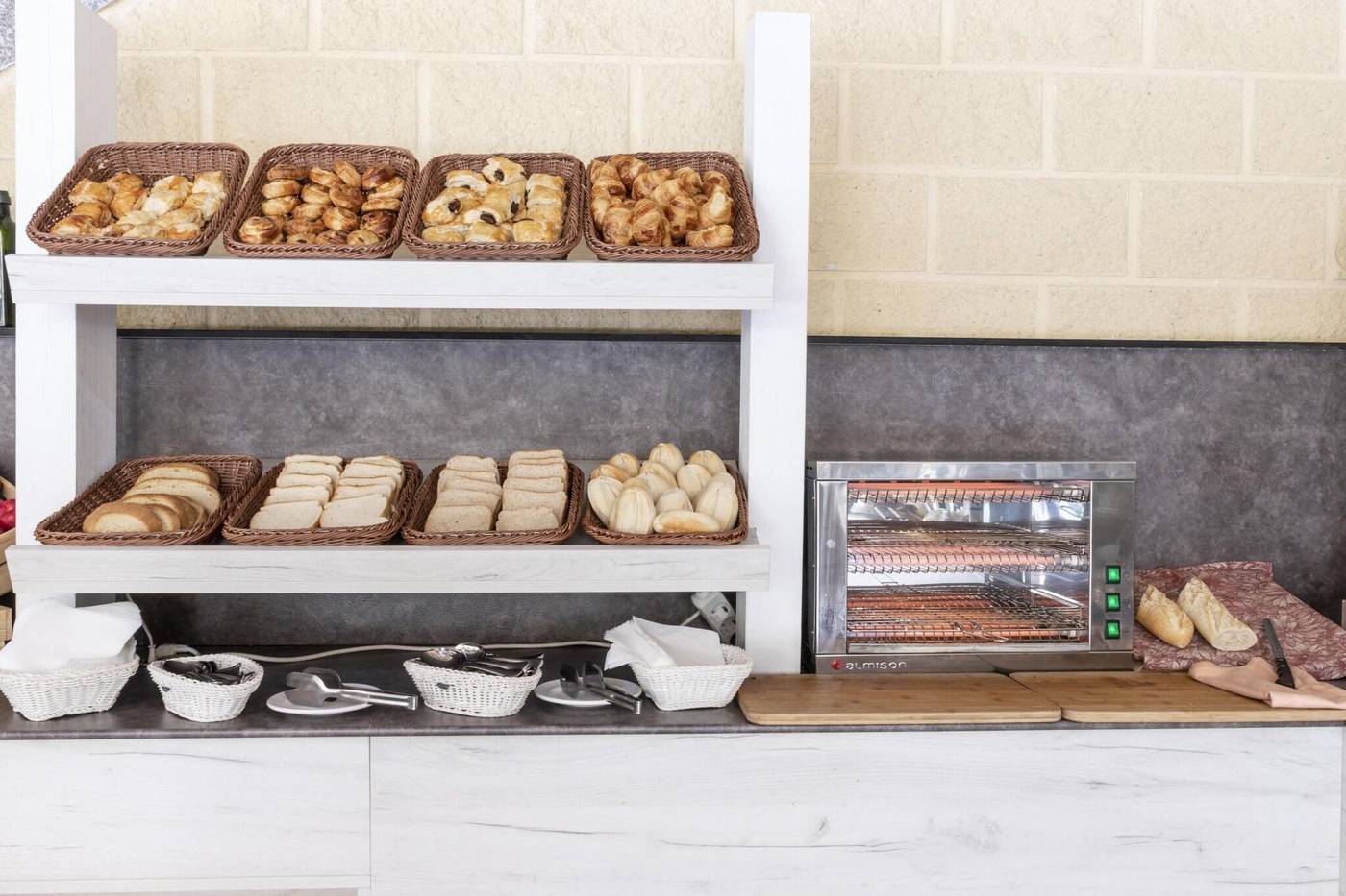 Hotel-Plaza-del-Castillo-Restaurant-48