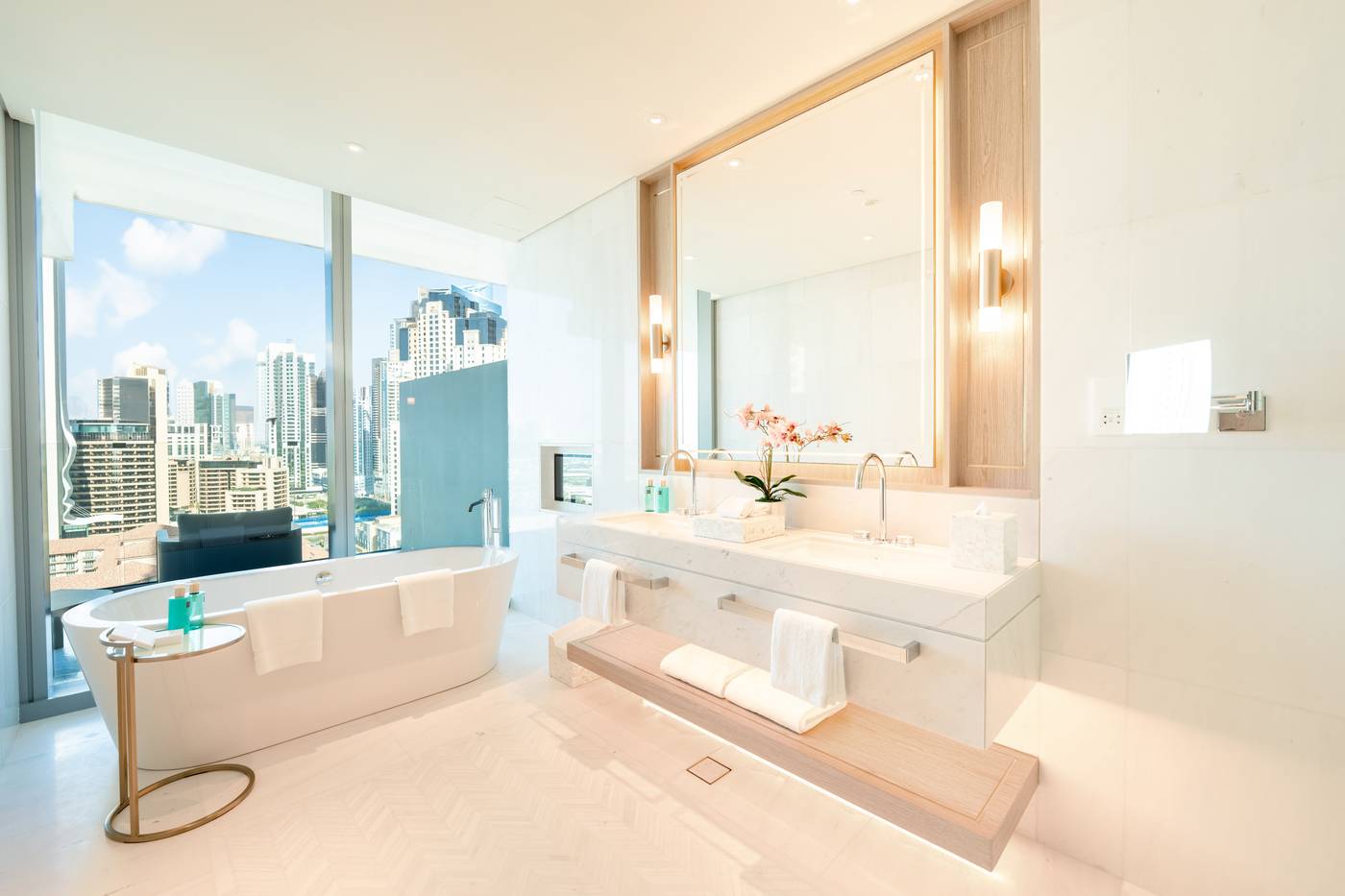 Five Luxe Hotel-United Arab Emirates-Dubai-Room-9