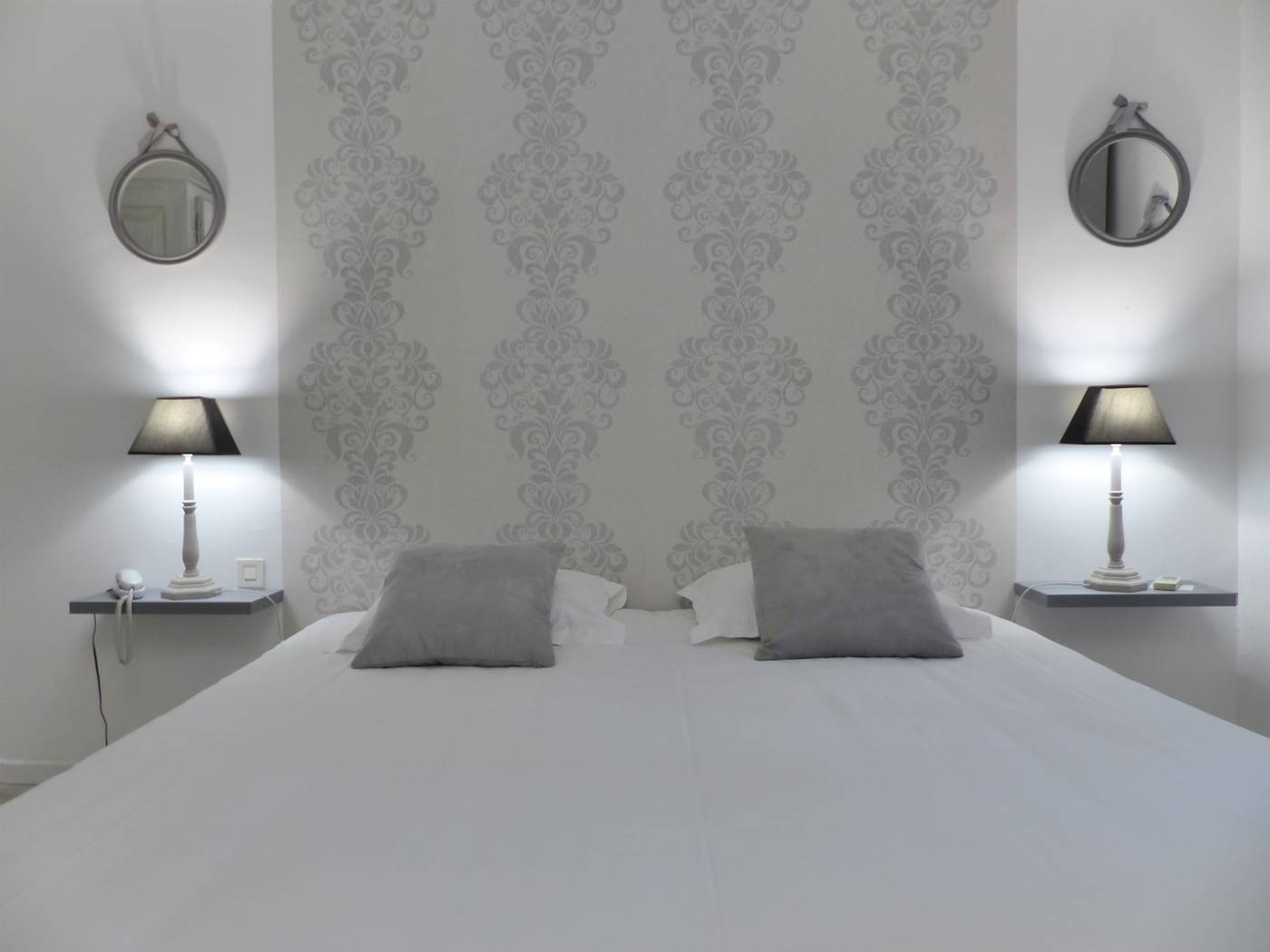 La Sommellerie Logis de France-France-CHATEAUNEUF DU PAPE-Room-8