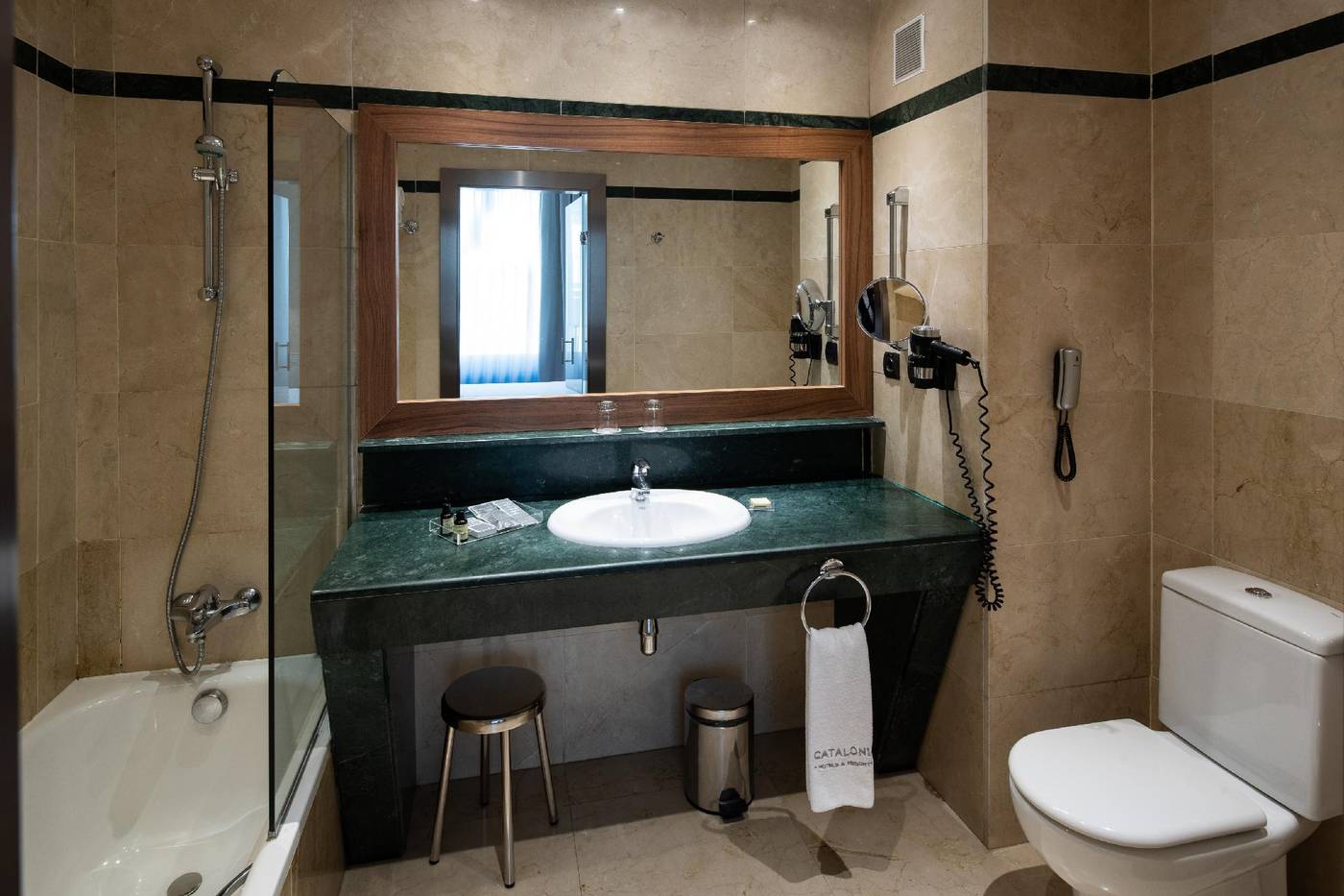 Catalonia-Puerta-del-Sol-Room-48