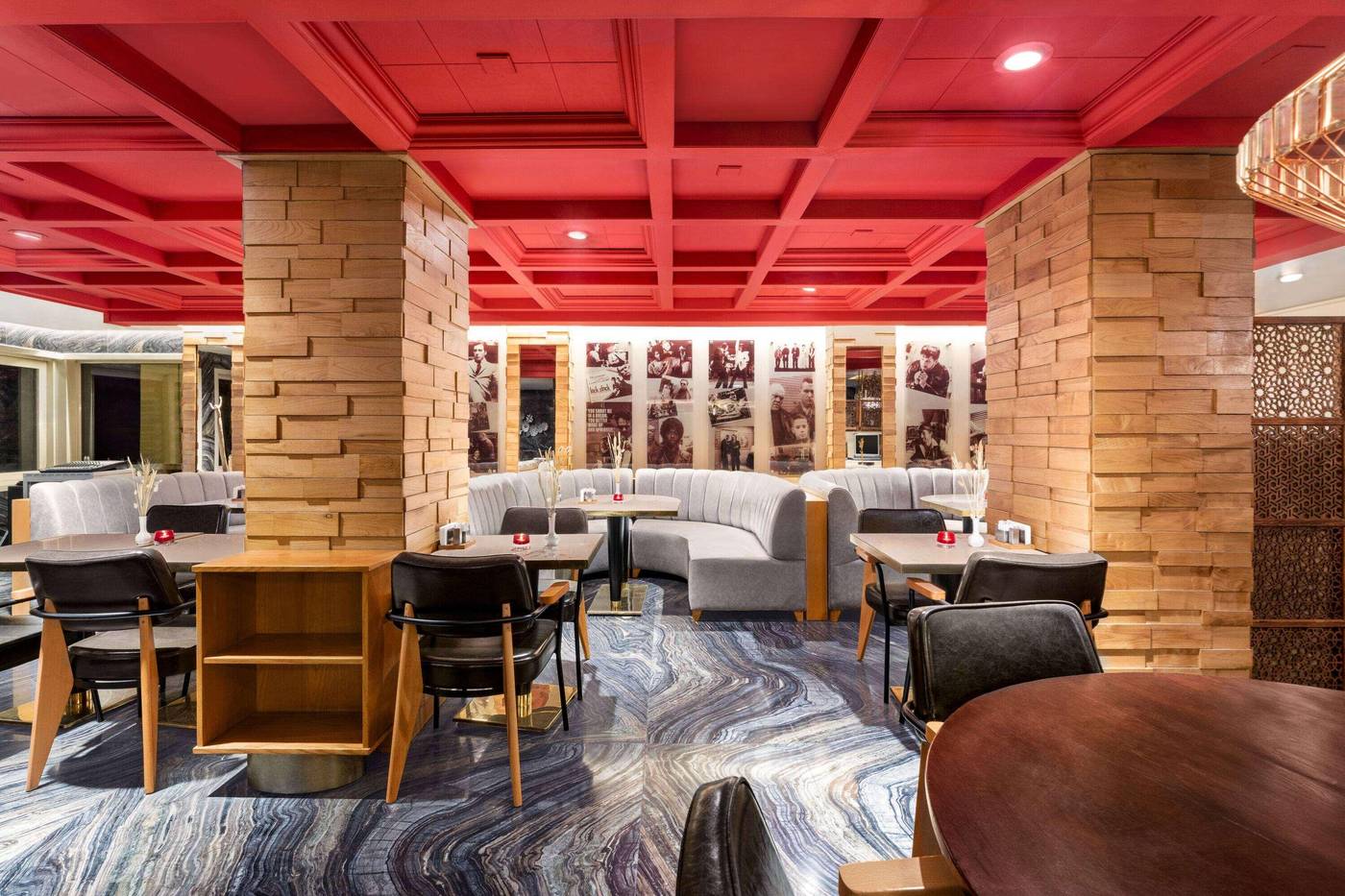 The-Peak-Hotel-Bar-12