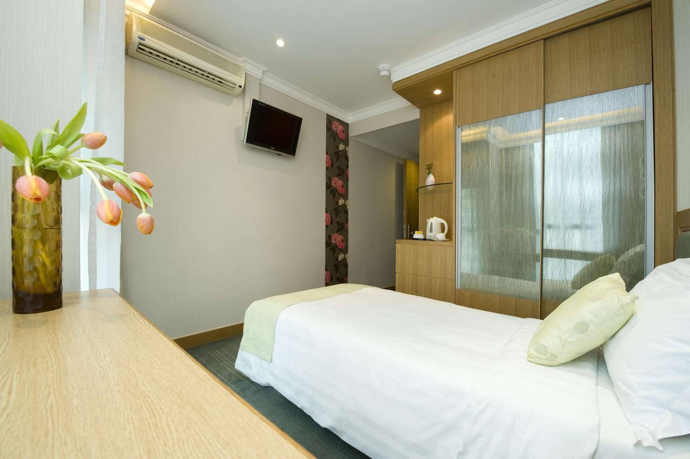 Bishop-Lei-International-House-Room-9