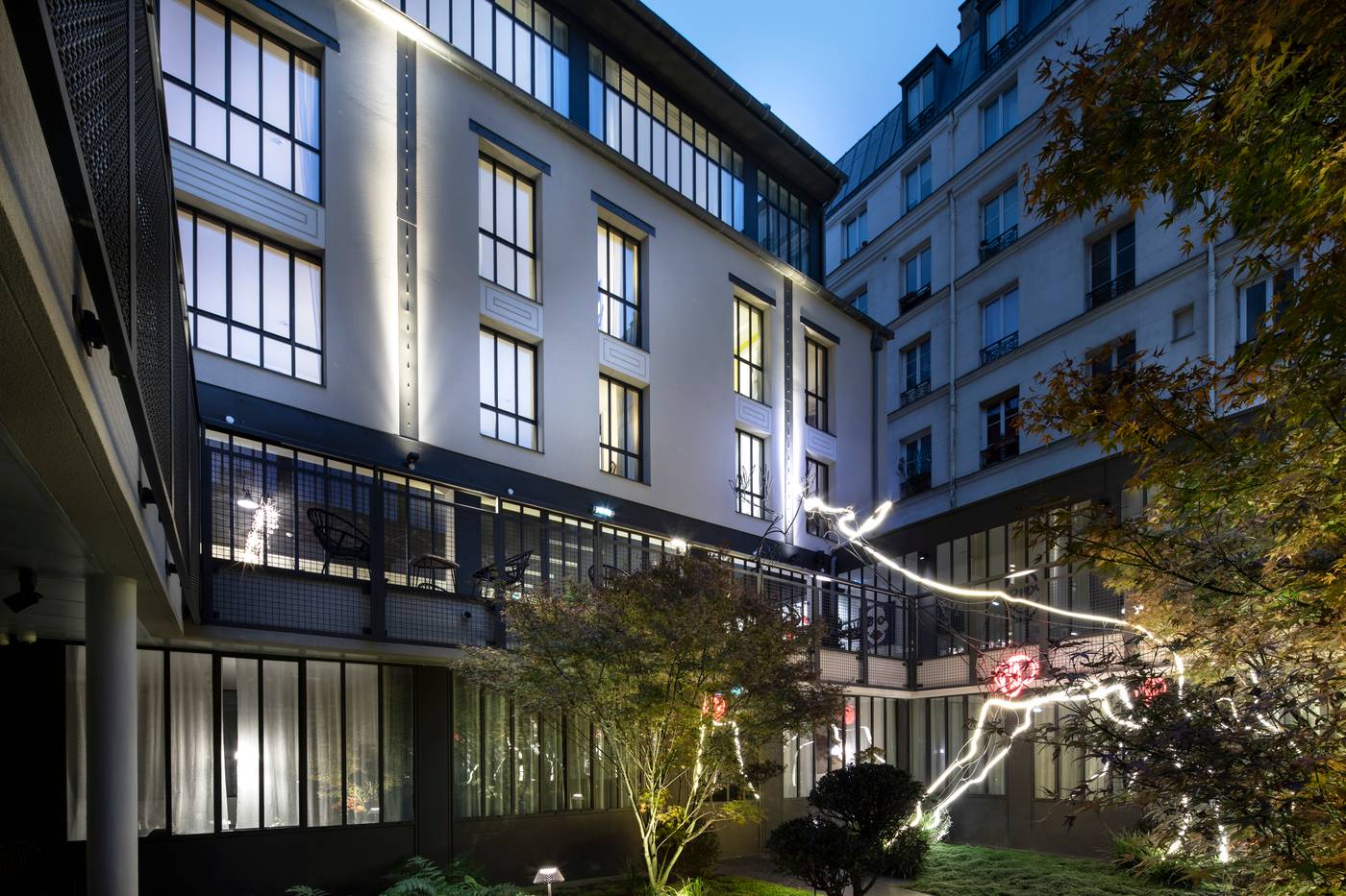 Les-Deux-Girafes-Terrace-59