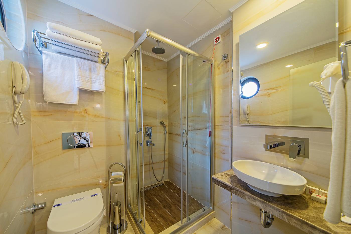 Grand-Naki-Hotel-Room-33