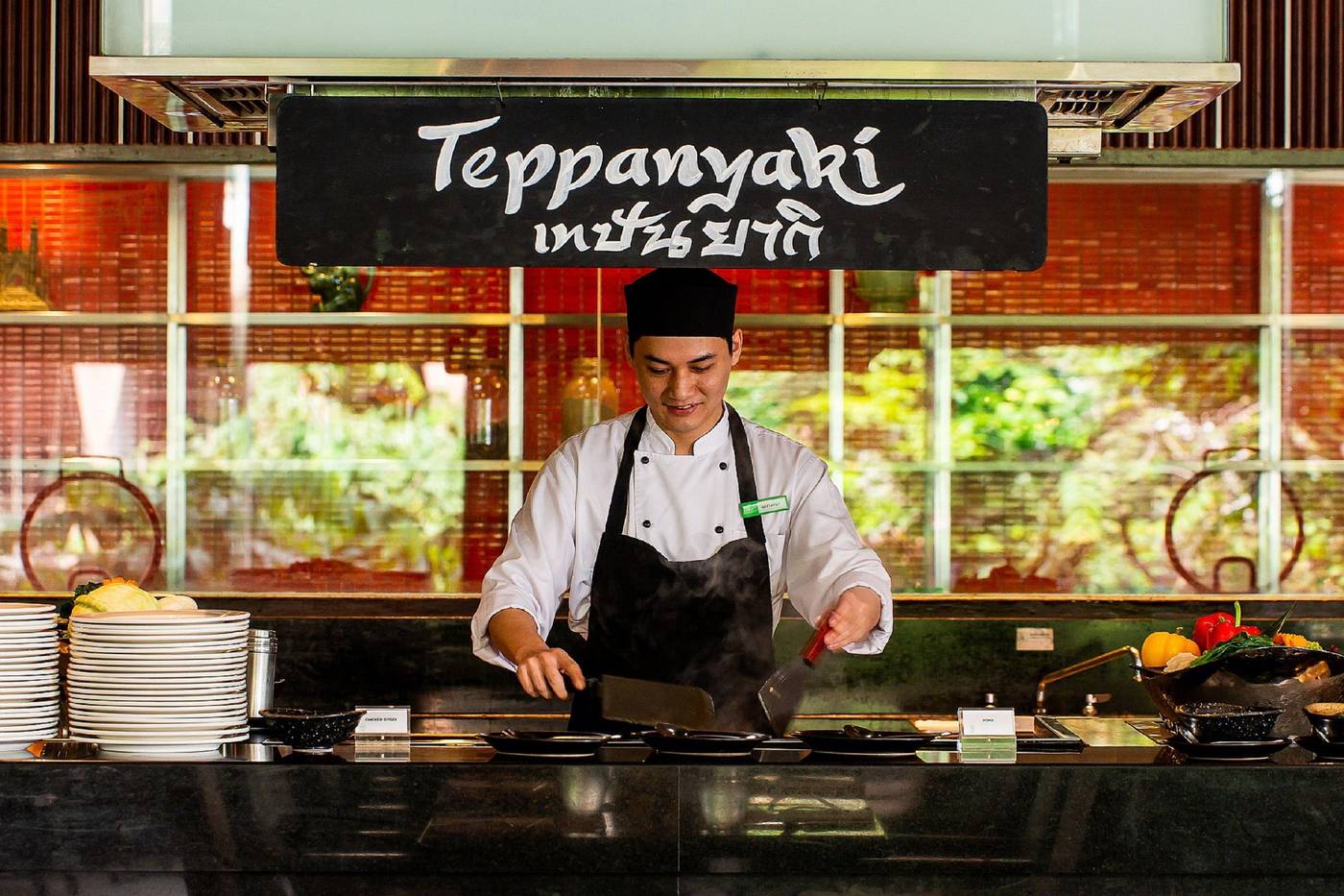 Holiday-Inn-Bangkok-Silom-Restaurant-61