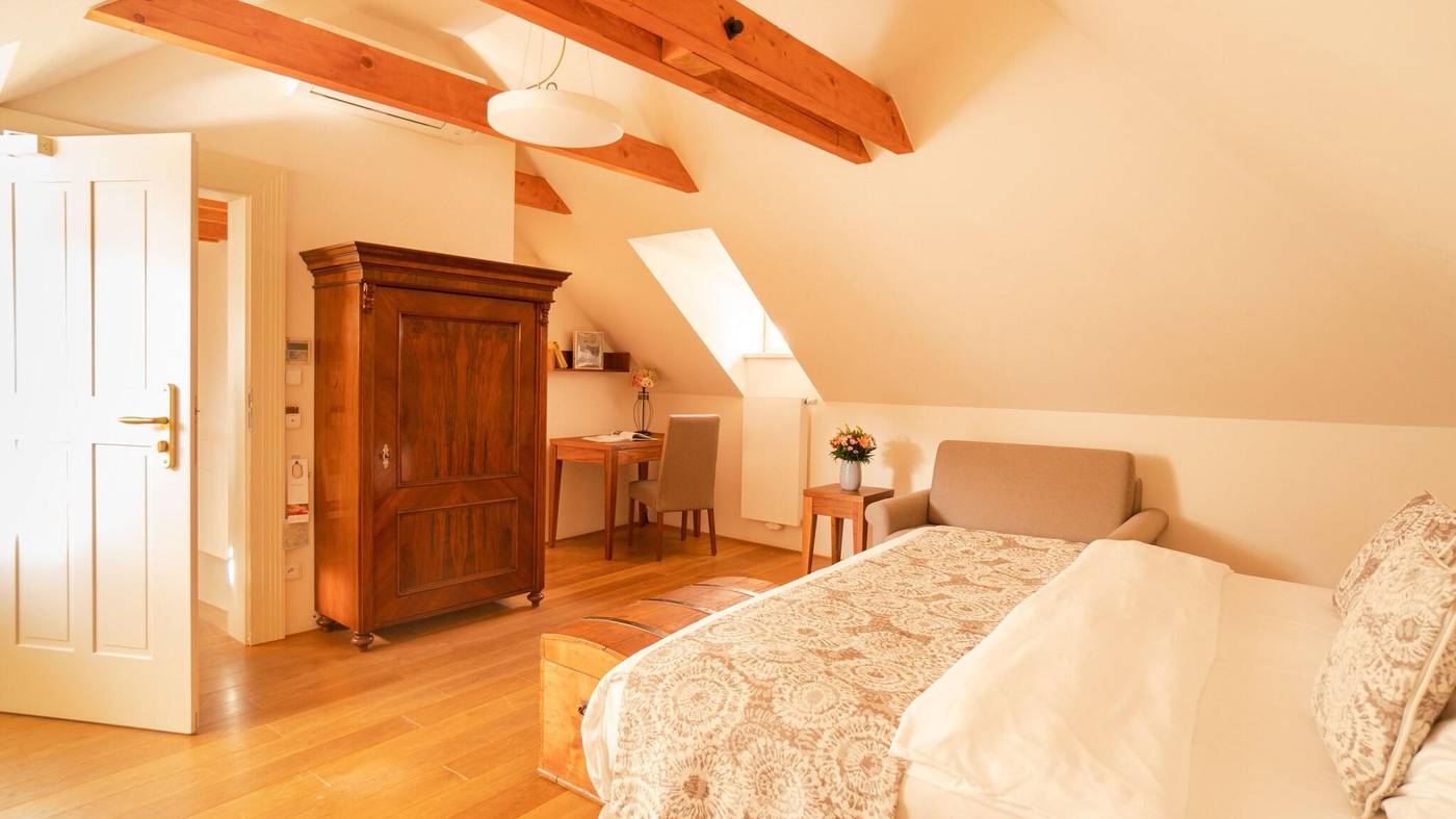 Hotel-Golden-Key-Room-10