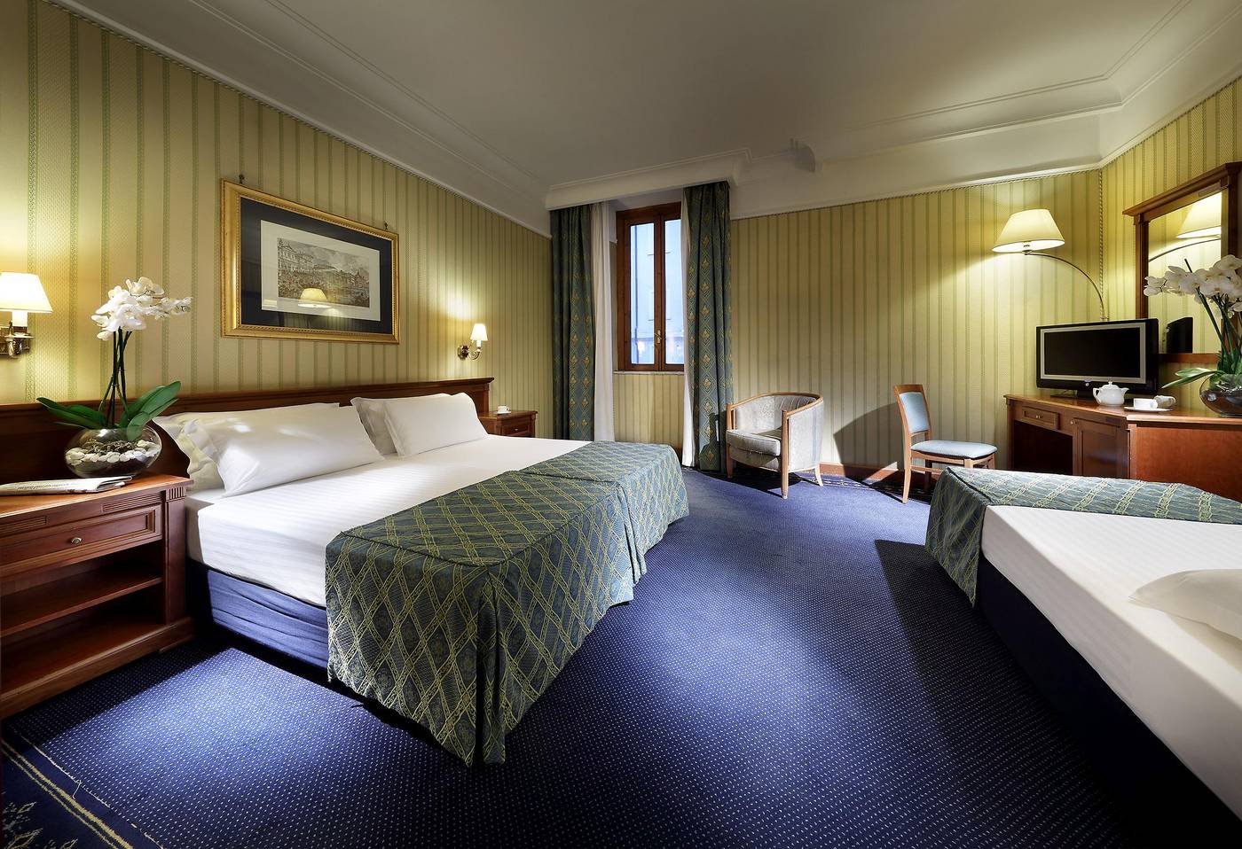 International-Palace-Room-3