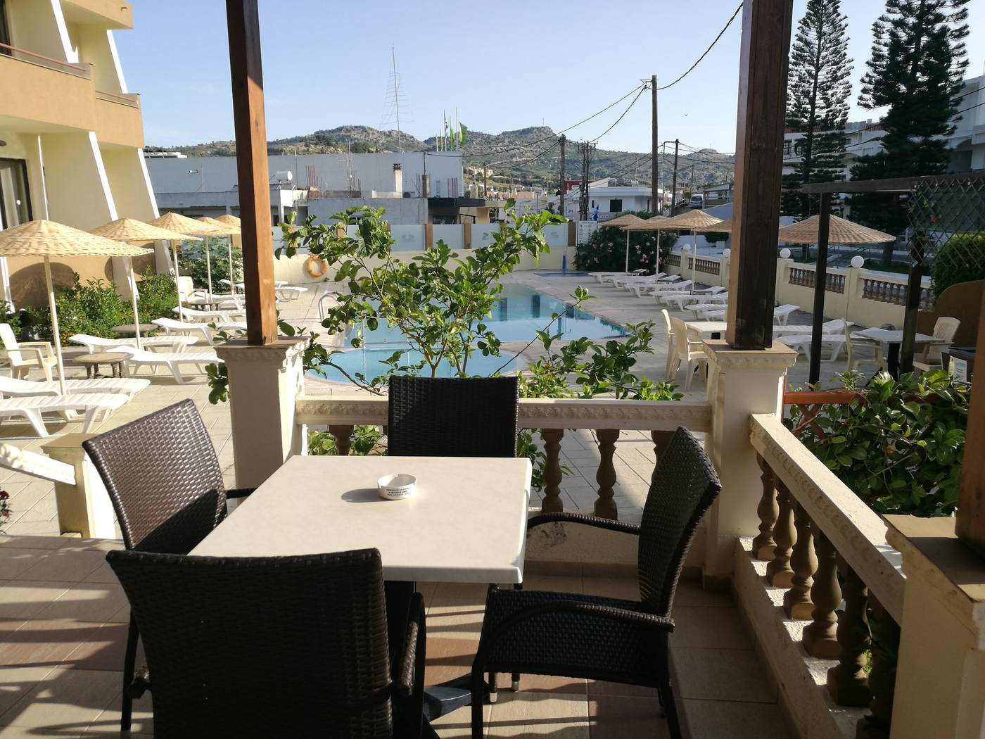Golden-Days-Aparthotel-Bar-8