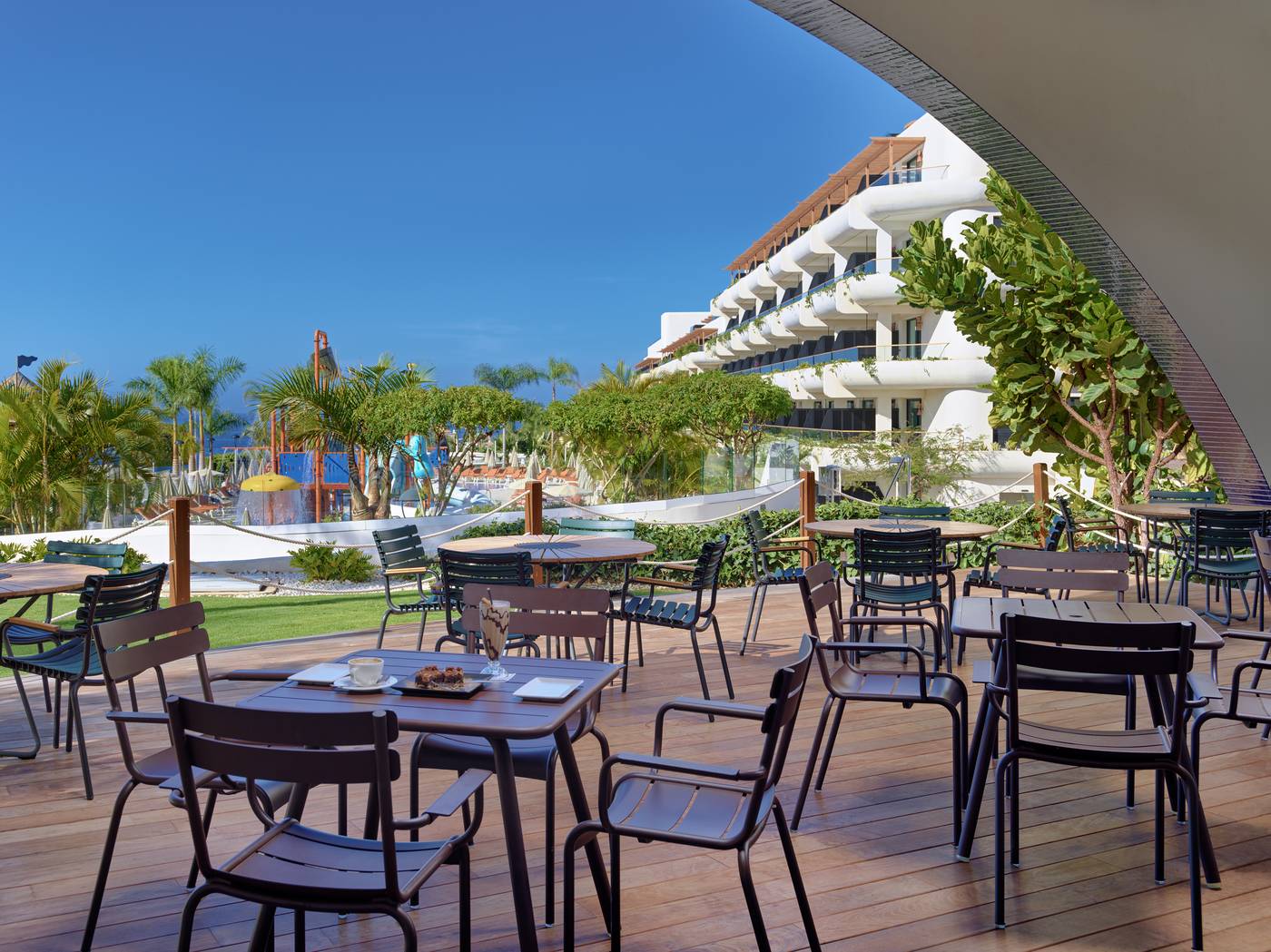 H10-Atlantic-Sunset-Horizons-Collection-Bar-11