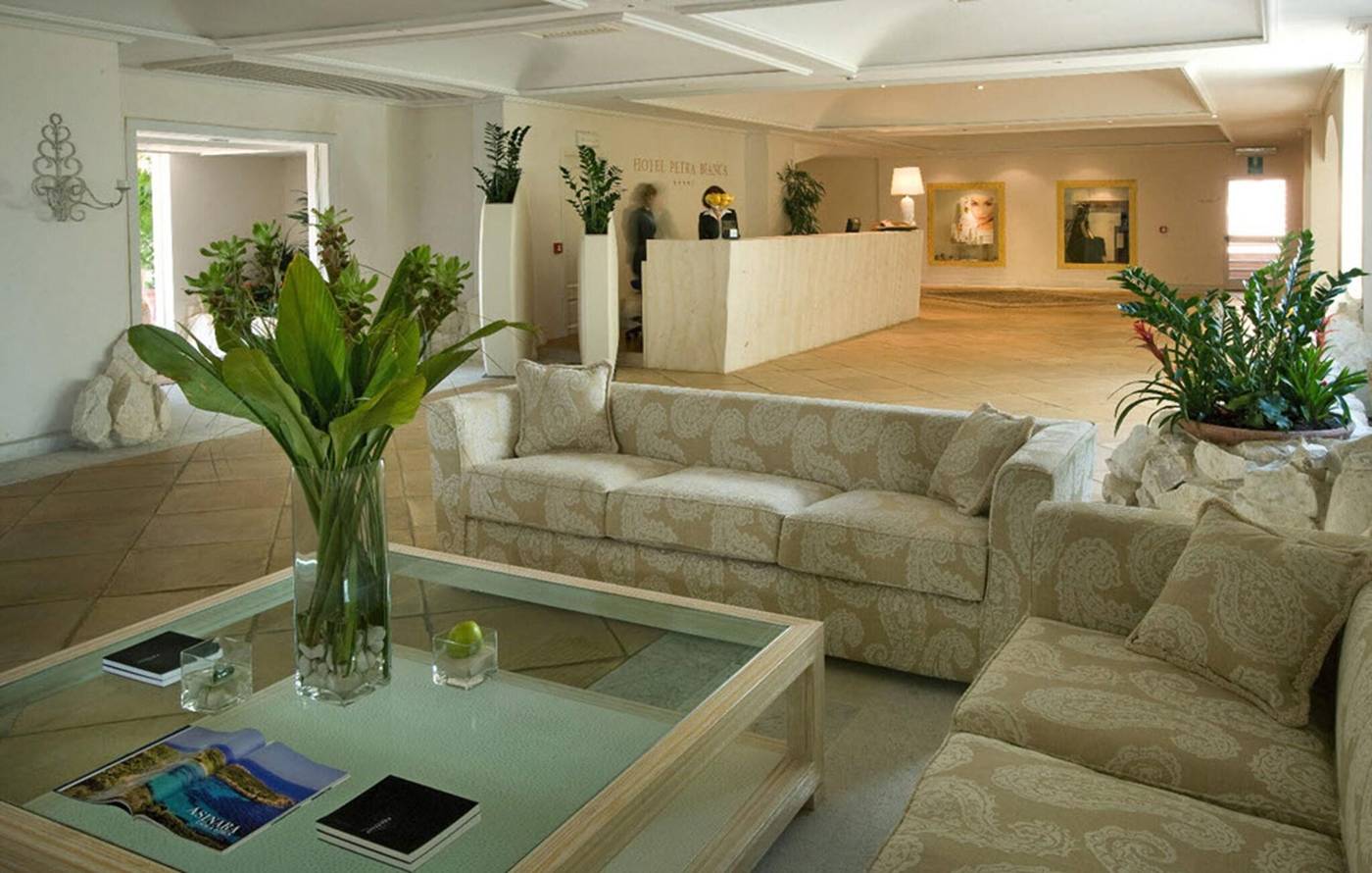 Petra-Bianca-Lobby-30