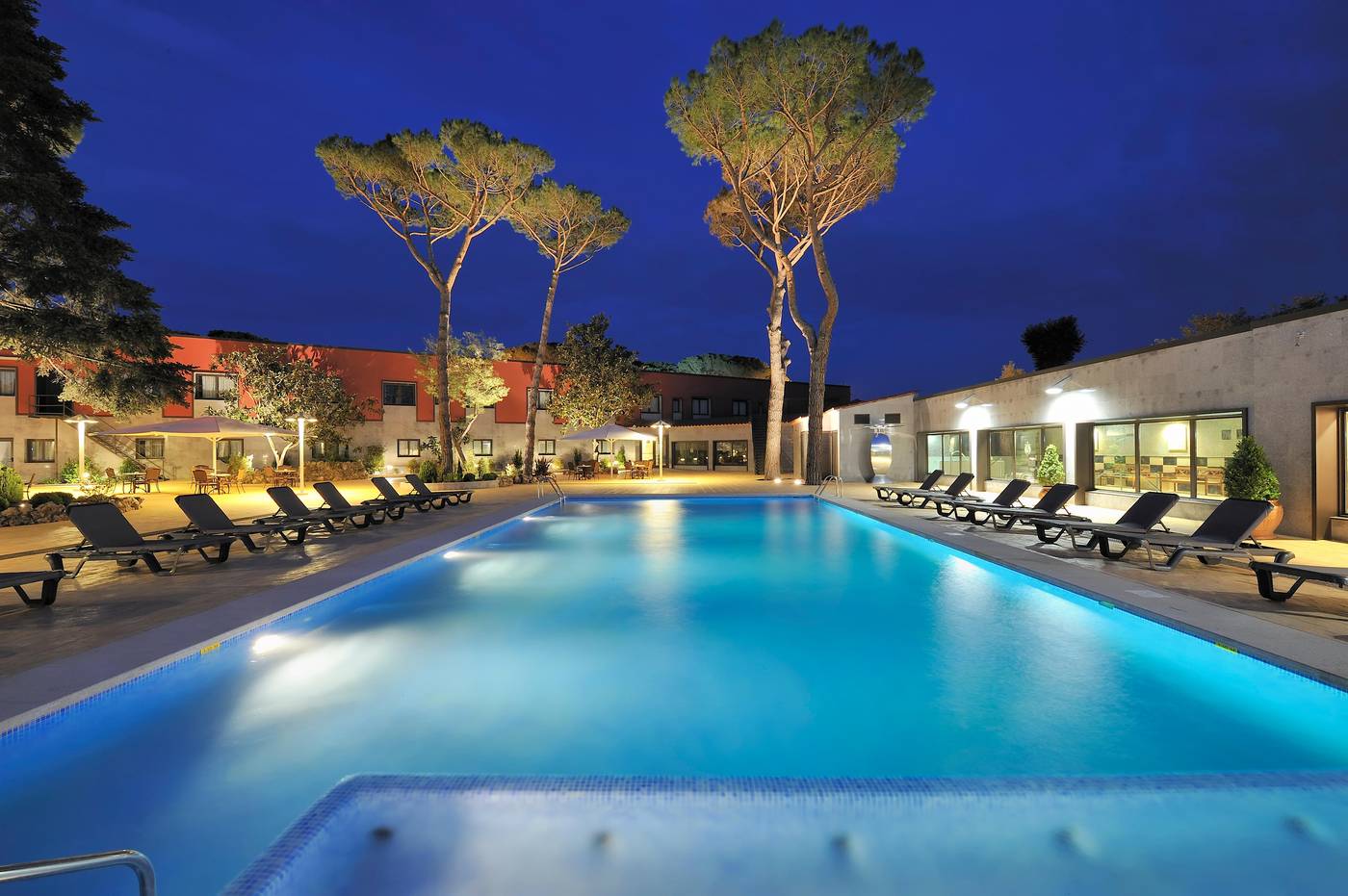 Salles-Hotel-Aeroport-de-Girona-Terrace-5