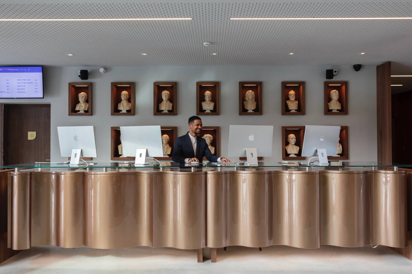 Ki-Space-Hotel---Spa-near-Disneyland-Paris-Lobby-21