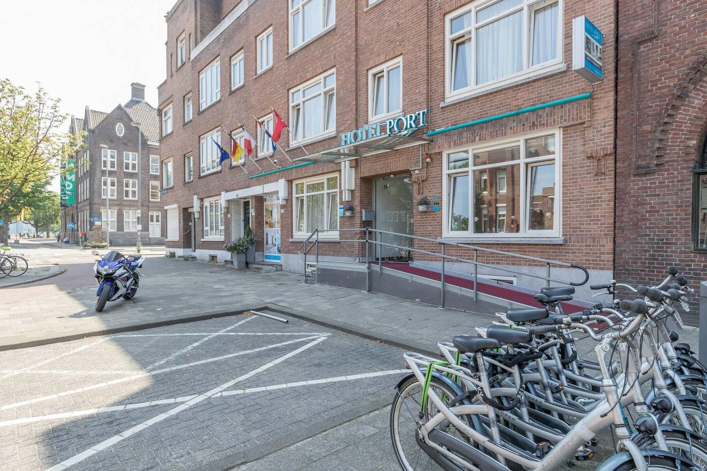 Port-Netherlands-ROTTERDAM-General view-1