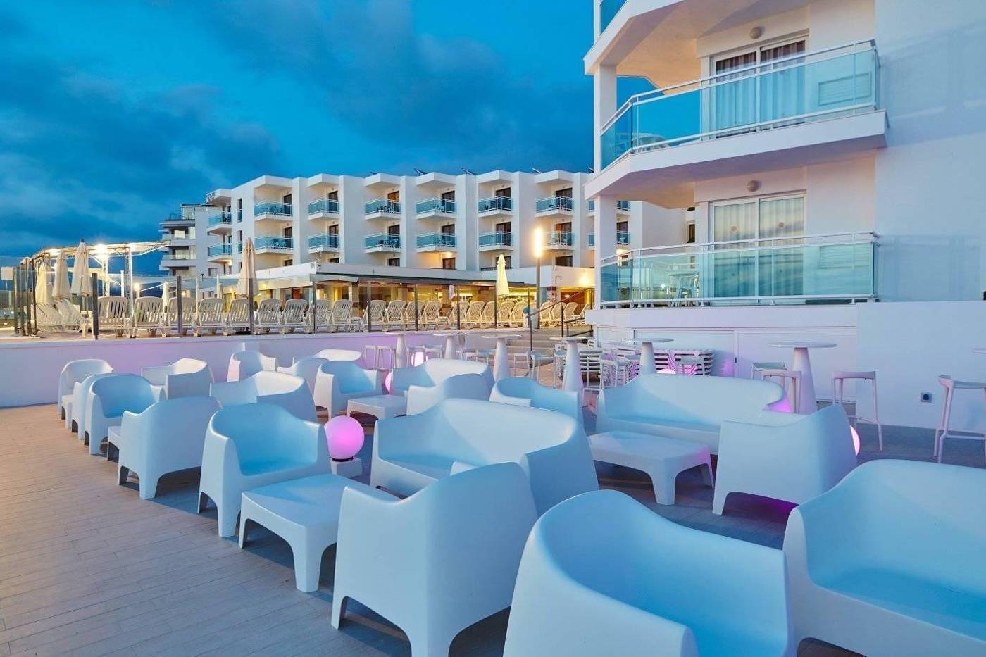 Nereida Aparthotel