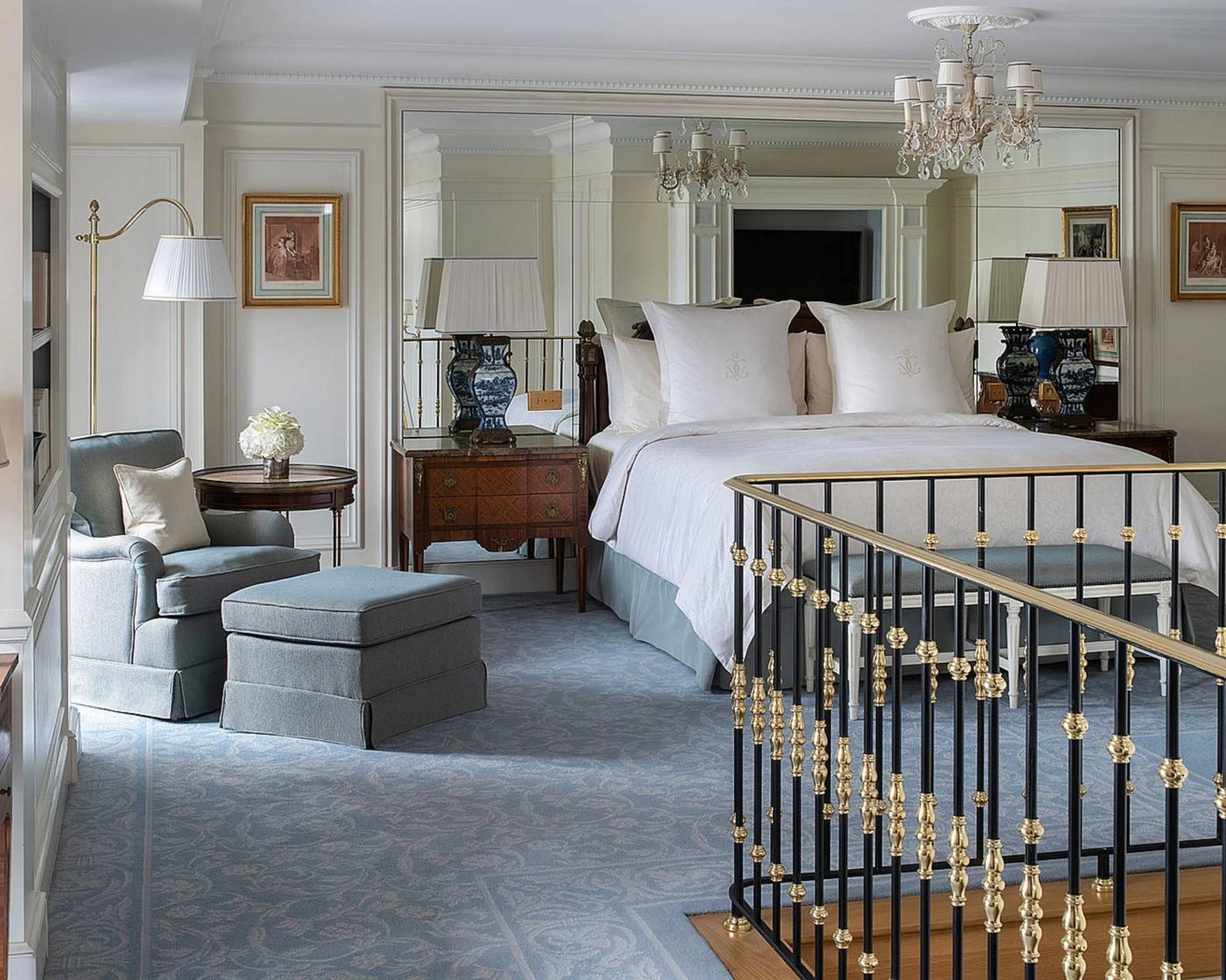 Four-Seasons-Hotel-Paris-Room-4