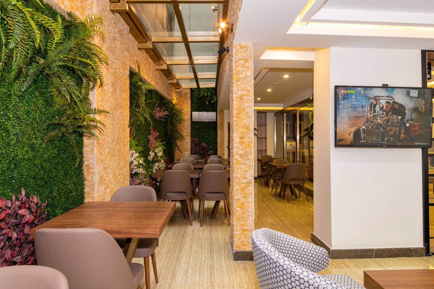 38-Hotel-Restaurant-17