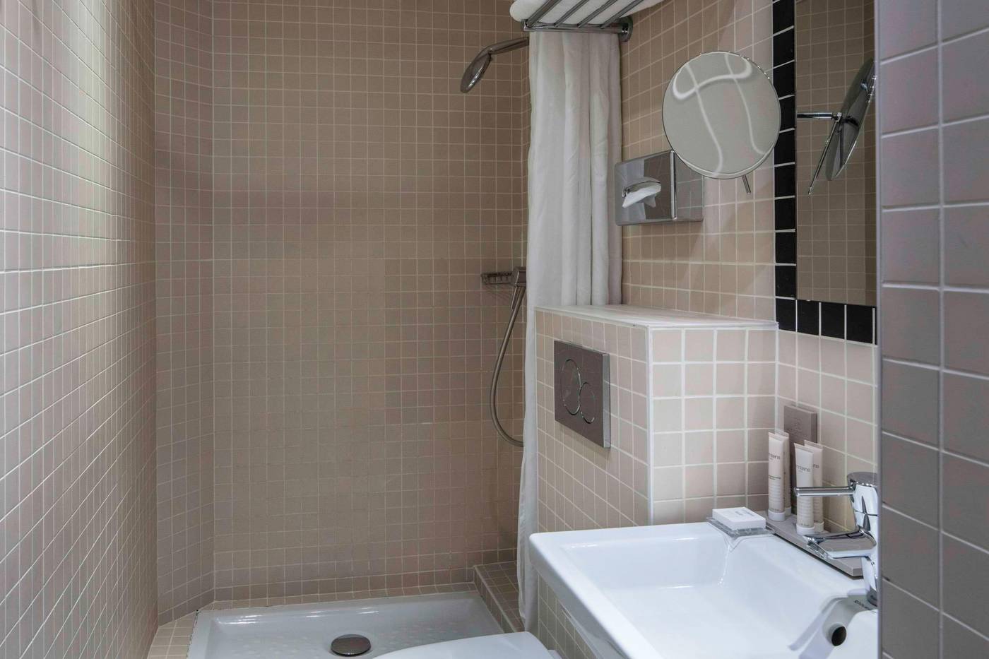 Palm-Astotel-Room-45