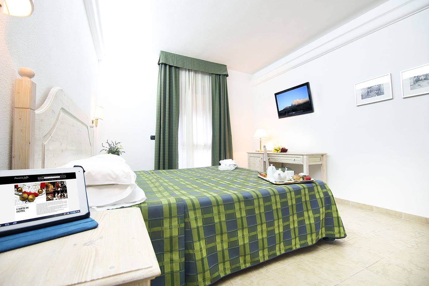 Pausania-Inn-Room-18