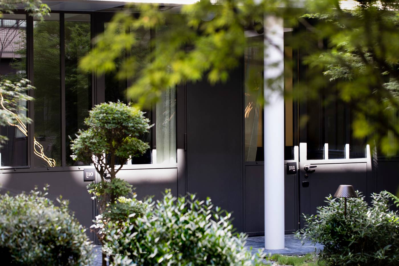 Les-Deux-Girafes-Terrace-60