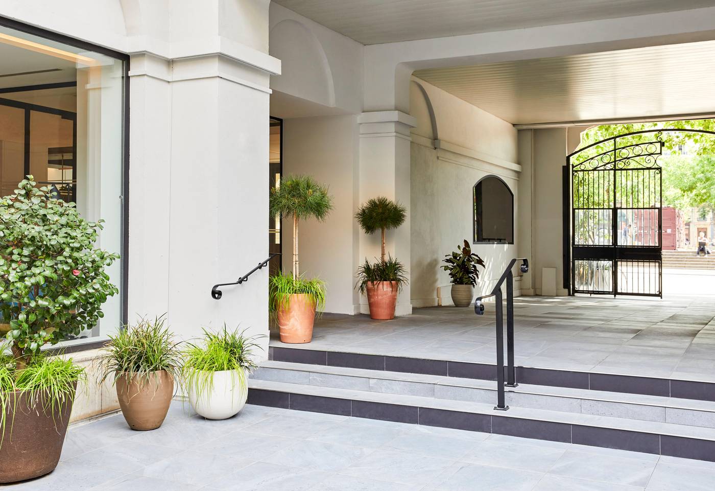 Crowne-Plaza-Paris-Republique-General-view-3