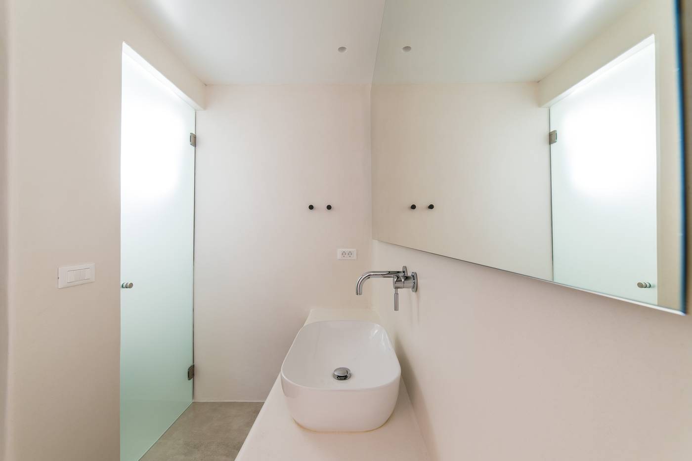 Vienoula-s-Garden-Room-35