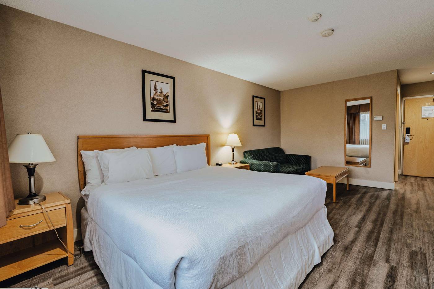 SureStay-Plus-Hotel-by-Best-Western-Coquitlam-Room-19