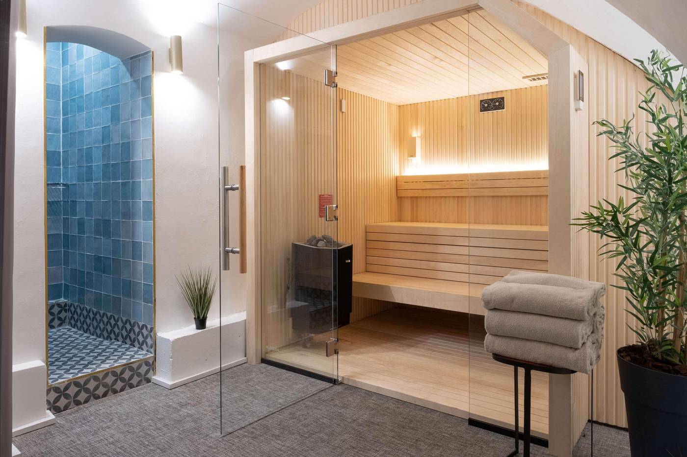 Hotel-34B-Astotel-Sports-and-Entertainment-50