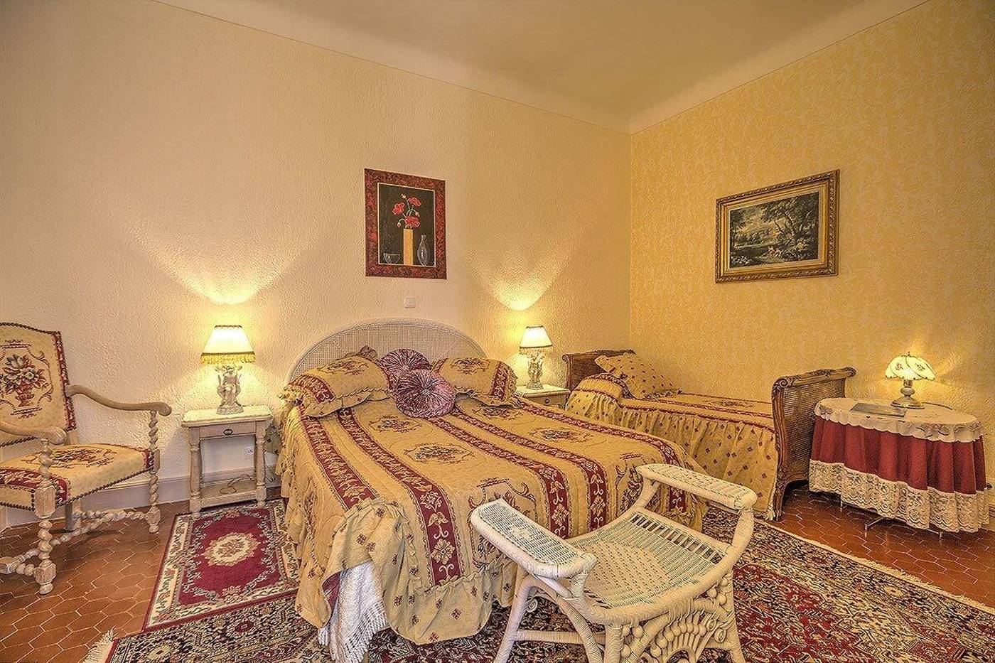 Chateau-de-Mei-Lese-Room-61