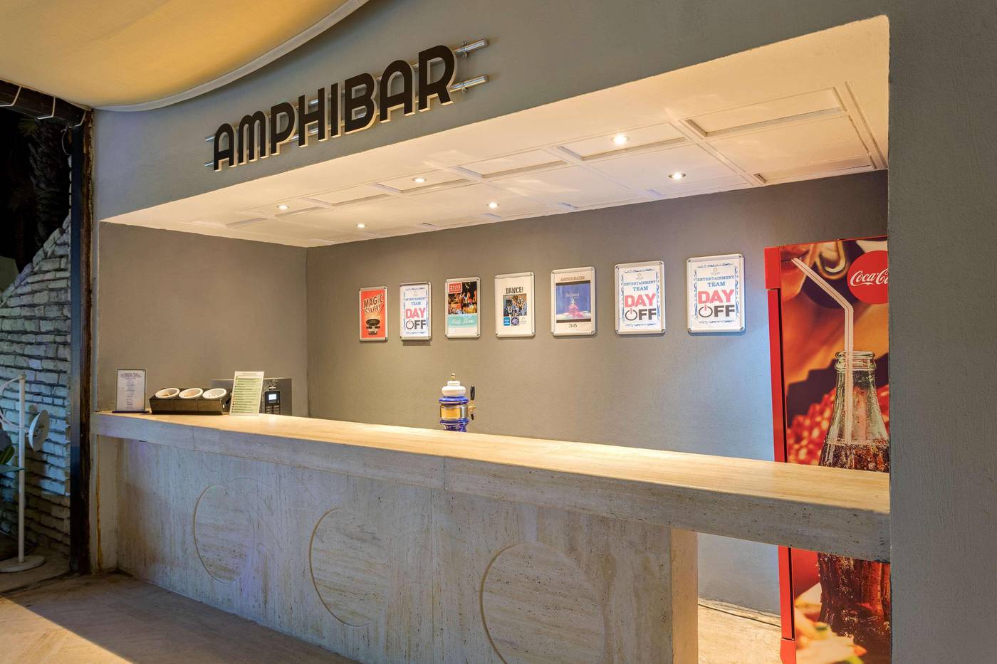 Seven-Seas-Hotel-Blue-Bar-83