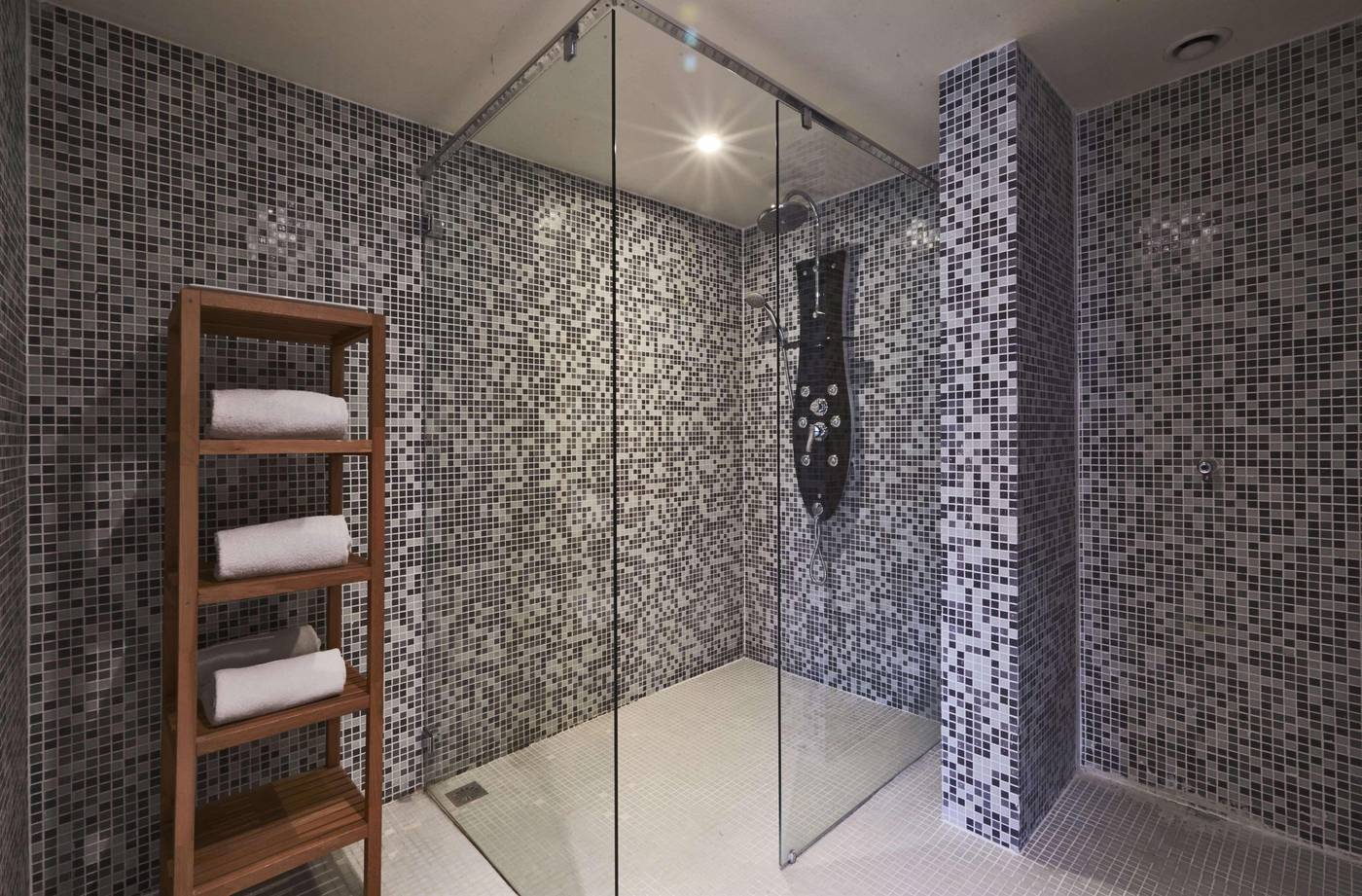 Campanile-Le-Bourget-Airport-Sports-and-Entertainment-10