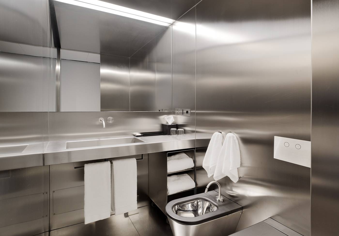 Rhinoceros-Roma-Room-28