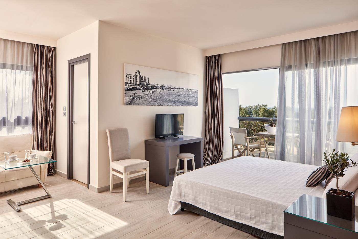 Ocean-Blue-Hotel-Room-21