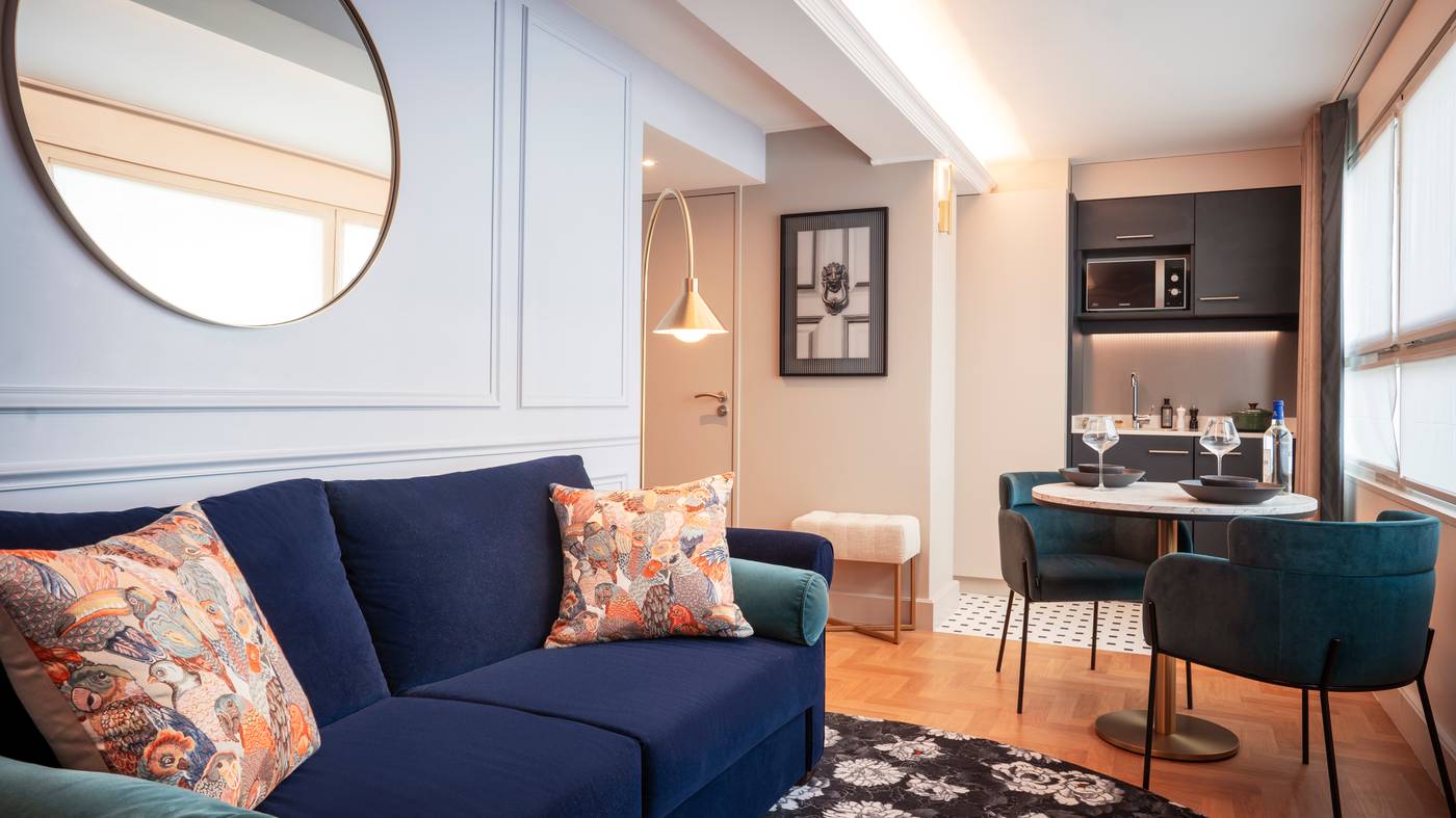 Residhome-Paris-Opera-Room-1