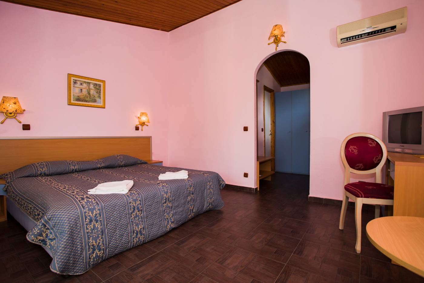 Elenite-Holiday-Village-Room-13