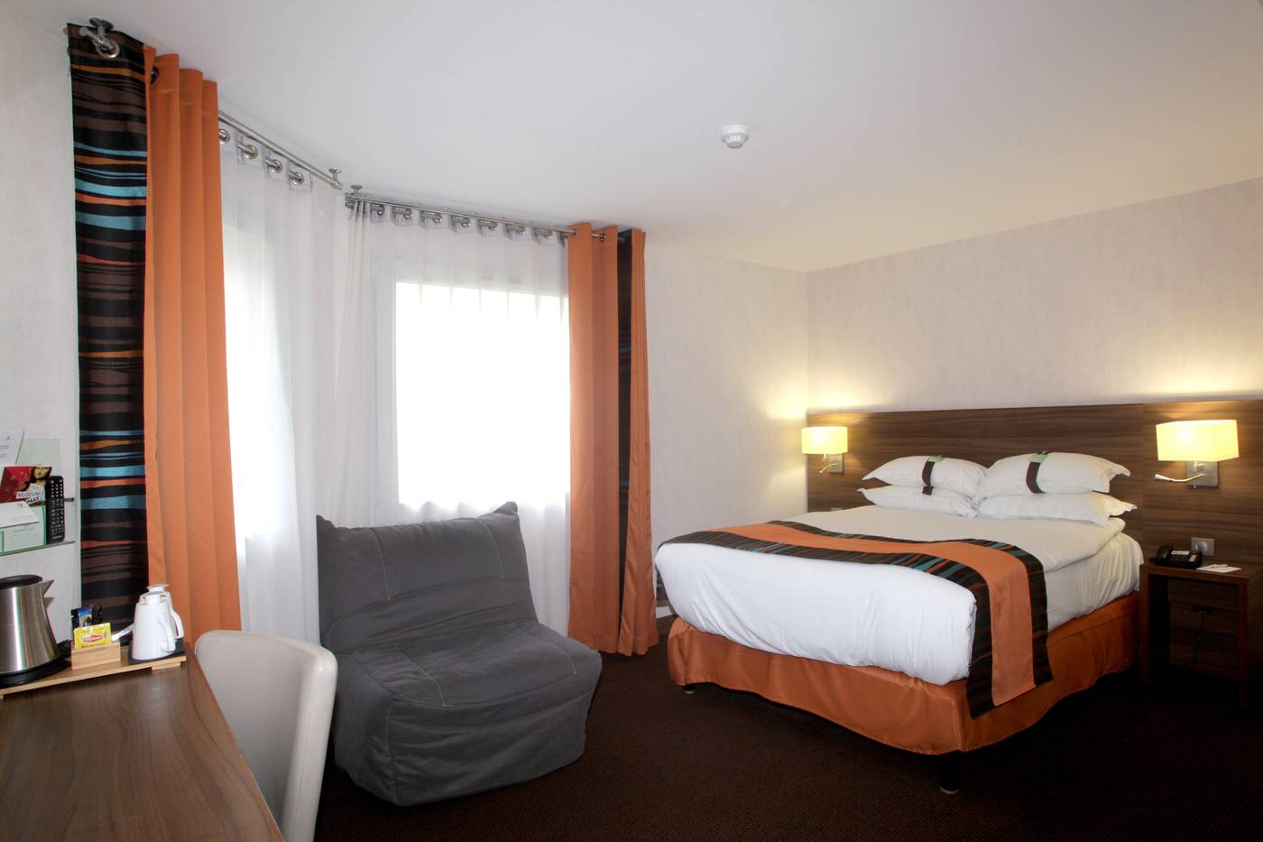 Holiday-Inn-Paris---Montmartre-Room-30