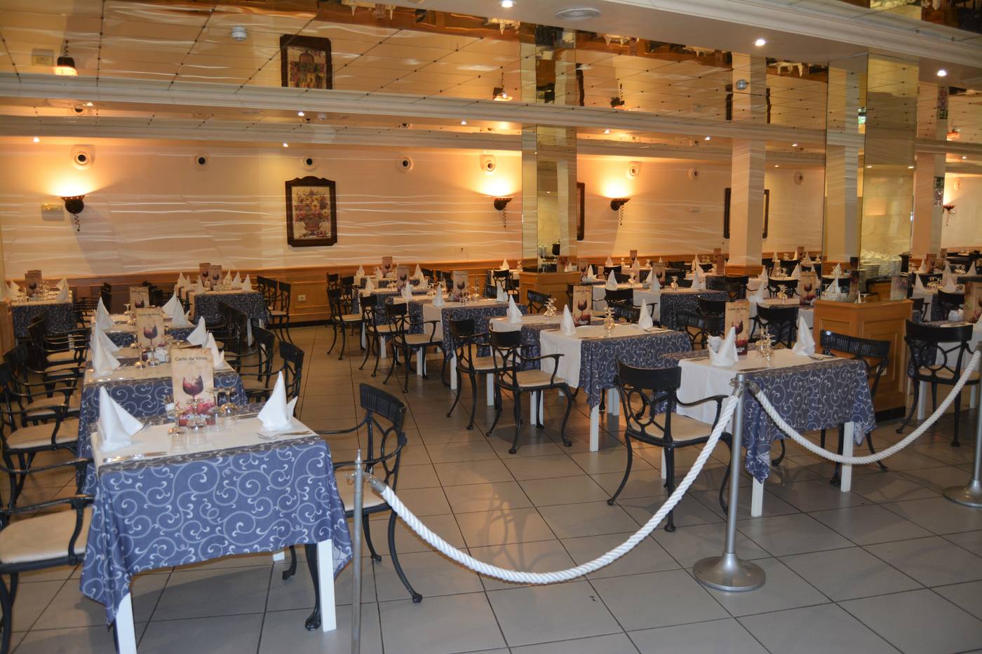 Hotel-Spa-La-Quinta-Park-Suites-Bar-21