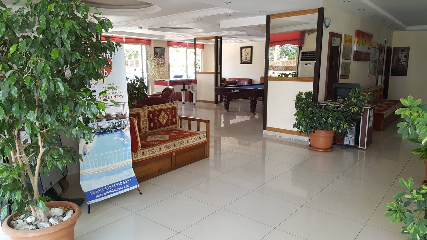 Primera-Hotel-Lobby-18