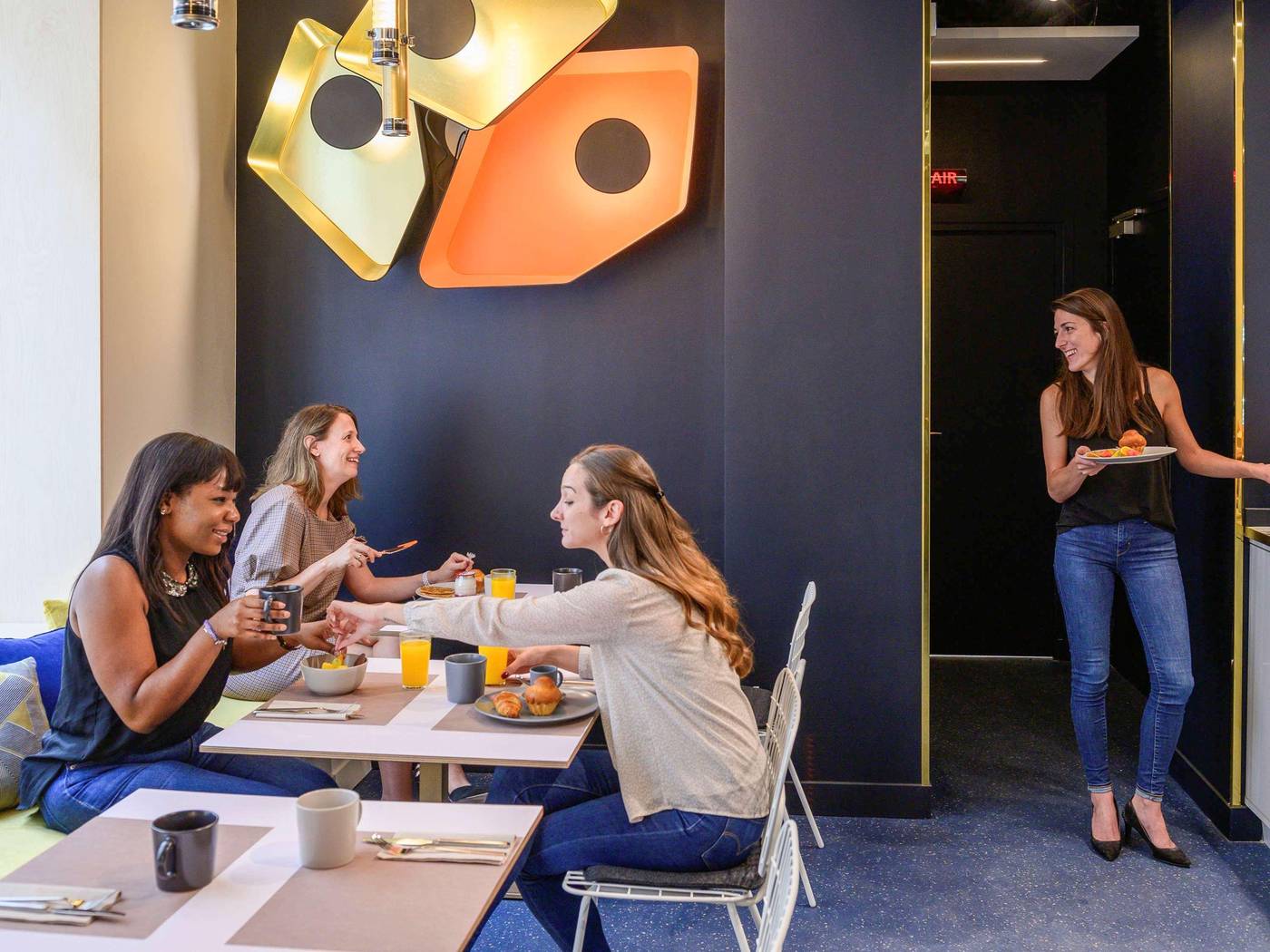 ibis-Styles-Paris-Opera-Lafayette-Restaurant-16